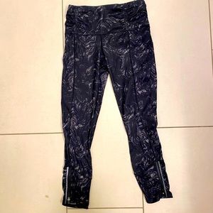 LULULEMON leggings size four!